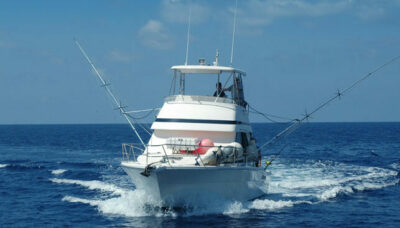 A very impressive charter boat in action